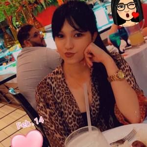 Meet your Posher, Claudia